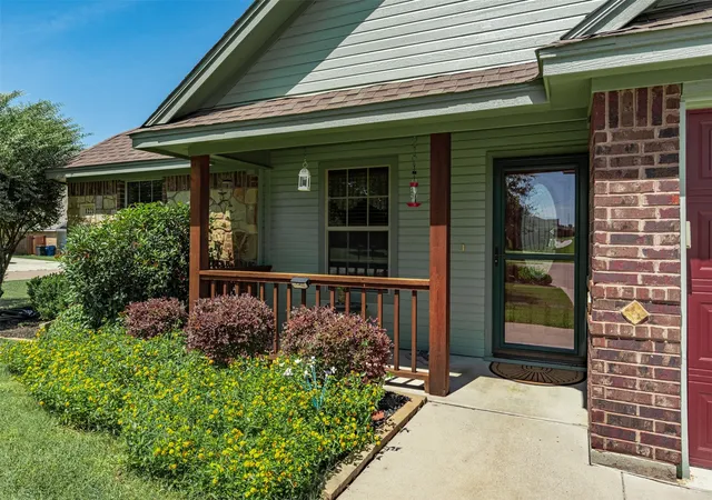 Photo 2 of Single family home for sale at 1221 Eagle Lake Dr, Azle, TX 76020 | MLS# 21320197 | Listing updated on 2026-09-10