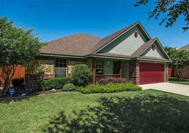 Photo 3 of Single family home for sale at 1221 Eagle Lake Dr, Azle, TX 76020 | MLS# 21320197 | Listing updated on 2026-09-10