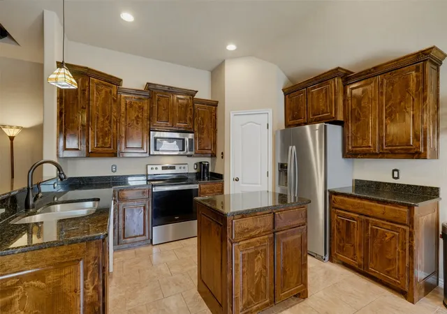 Photo 4 of Single family home for sale at 1221 Eagle Lake Dr, Azle, TX 76020 | MLS# 21320197 | Listing updated on 2026-09-10