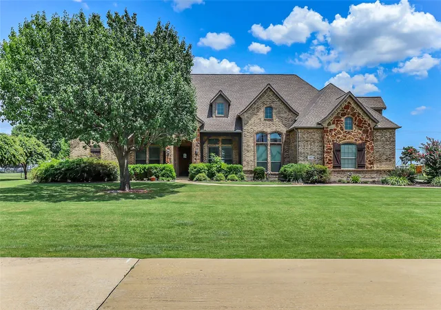 Photo 1 of Single family home for sale at 6564 Lark Cir, Mc Kinney, TX 75071 | MLS# 21320996 | Listing updated on 2026-08-01