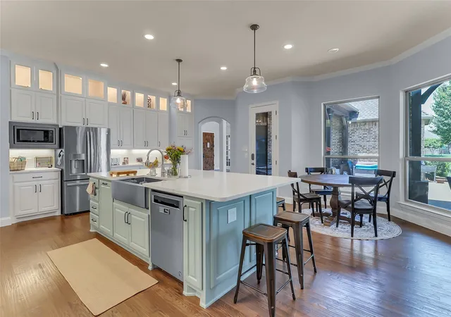 Photo 3 of Single family home for sale at 6564 Lark Cir, Mc Kinney, TX 75071 | MLS# 21320996 | Listing updated on 2026-08-01