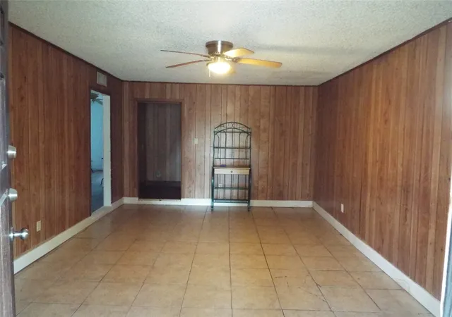Photo 2 of Single family home for sale at 4228 Hardeman St, Fort Worth, TX 76119 | MLS# 21321124 | Listing updated on 2026-07-30