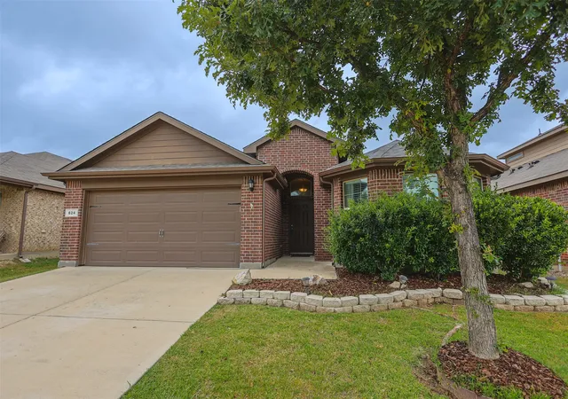Photo 2 of Single family home for sale at 624 River Rock Dr, Azle, TX 76020 | MLS# 21320384 | Listing updated on 2026-09-21