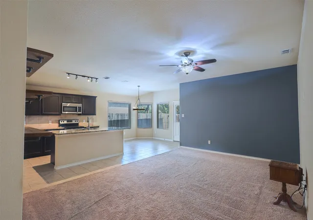 Photo 4 of Single family home for sale at 624 River Rock Dr, Azle, TX 76020 | MLS# 21320384 | Listing updated on 2026-09-21