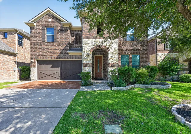 Photo 1 of Single family home for sale at 1049 Chickasaw Dr, Carrollton, TX 75010 | MLS# 21321175 | Listing updated on 2026-08-01