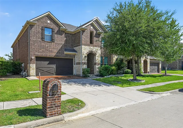 Photo 3 of Single family home for sale at 1049 Chickasaw Dr, Carrollton, TX 75010 | MLS# 21321175 | Listing updated on 2026-08-01