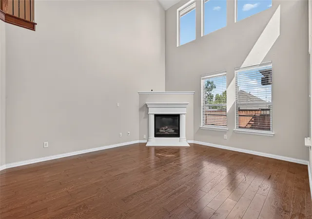 Photo 3 of Single family home for sale at 1049 Chickasaw Dr, Carrollton, TX 75010 | MLS# 21321175 | Listing updated on 2026-08-01