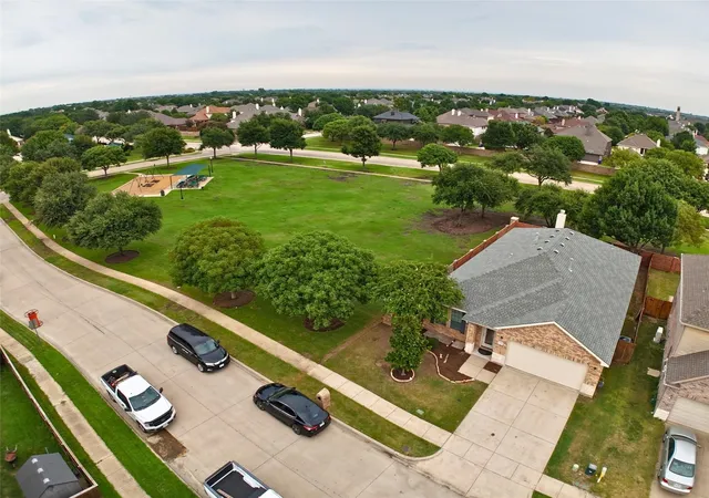 Photo 3 of Single family home for sale at 3901 Pitchstone Dr, Mc Kinney, TX 75070 | MLS# 21317123 | Listing updated on 2026-09-11