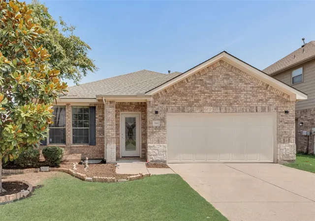 Photo 4 of Single family home for sale at 3901 Pitchstone Dr, Mc Kinney, TX 75070 | MLS# 21317123 | Listing updated on 2026-09-11