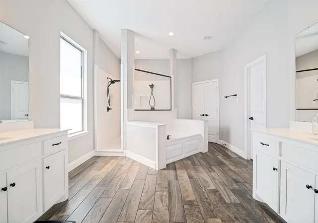 Photo 4 of Single family home for sale at 2009 Meadowbrook Ln, Nevada, TX 75173 | MLS# 21319408 | Listing updated on 2026-09-10