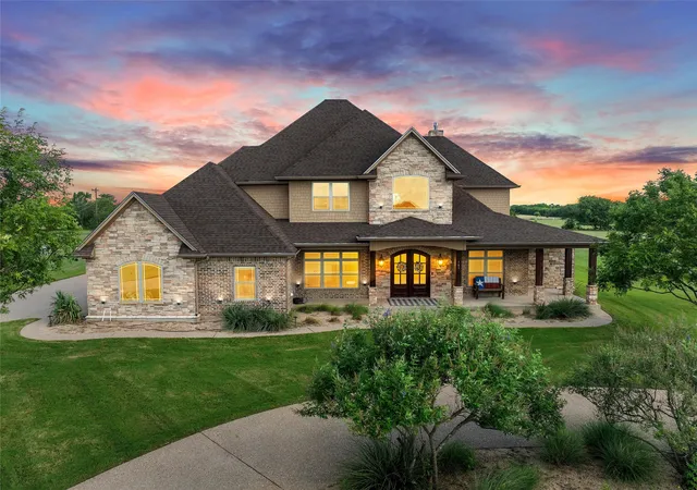 Photo 1 of Sale Pending at 161 Rancho Lorena Dr, Lorena, TX 76655 | MLS# 21321146 | Listing updated on 2026-09-10