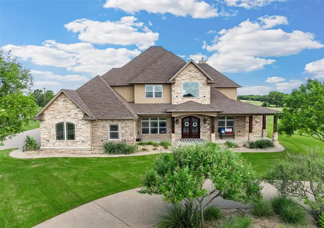 Photo 2 of Sale Pending at 161 Rancho Lorena Dr, Lorena, TX 76655 | MLS# 21321146 | Listing updated on 2026-09-10