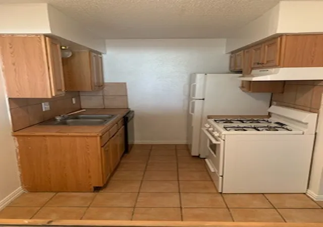 Listing Photo 4 - Condo for sale in building located at 5055 Ridglea Ln, Fort Worth, TX 76116 - Unit #1103