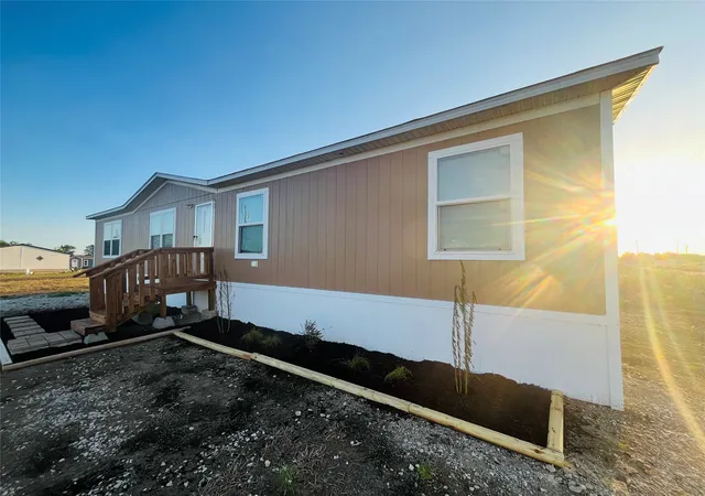 Photo 2 of Manufactured home for sale at 1630 Lytton Ln, Kaufman, TX 75142 | MLS# 21320778 | Listing updated on 2026-10-07