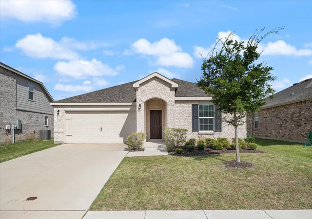 Photo 1 of Sale Pending at 1609 Silas Dr, Forney, TX 75126 | MLS# 21321362 | Listing updated on 2026-10-03
