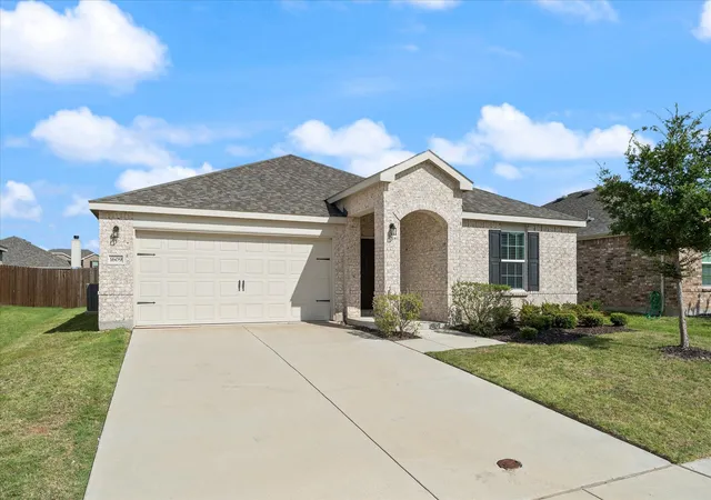 Photo 2 of Sale Pending at 1609 Silas Dr, Forney, TX 75126 | MLS# 21321362 | Listing updated on 2026-10-03