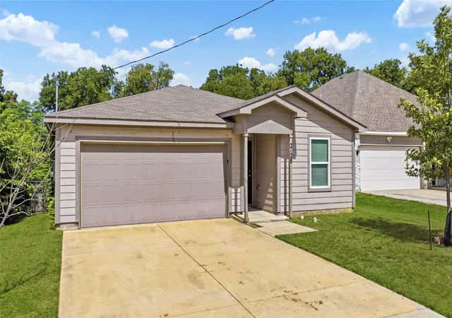 Photo 1 of Sale Pending at 2128 Rw Bivens Ln, Fort Worth, TX 76105 | MLS# 21321402 | Listing updated on 2026-09-11