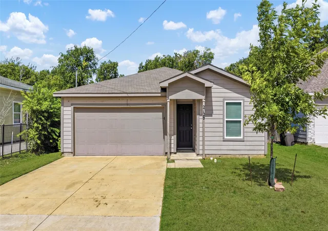 Photo 2 of Sale Pending at 2128 Rw Bivens Ln, Fort Worth, TX 76105 | MLS# 21321402 | Listing updated on 2026-09-11