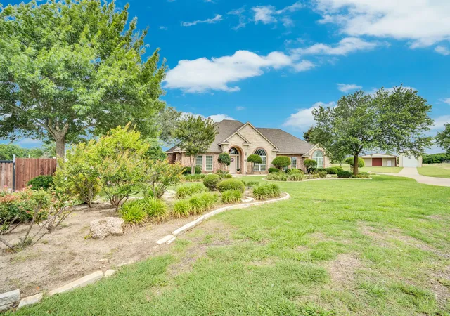 Photo 2 of Single family home for sale at 7810 Mavis Ave, Waxahachie, TX 75167 | MLS# 21321416 | Listing updated on 2026-09-09