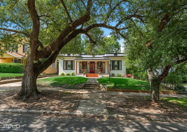 Photo 3 of Single family home for sale at 740 Kirby Pl, Shreveport, LA 71104 | MLS# 21320224 | Listing updated on 2026-09-11