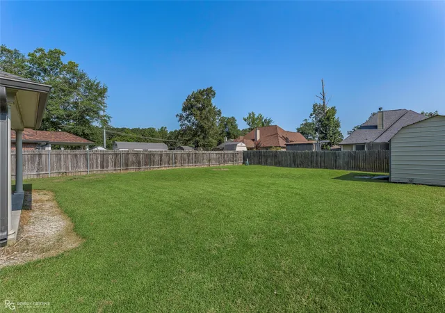 Photo 2 of Sale Pending at 103 Bent Tree Loop, Haughton, LA 71037 | MLS# 21321467 | Listing updated on 2026-07-30