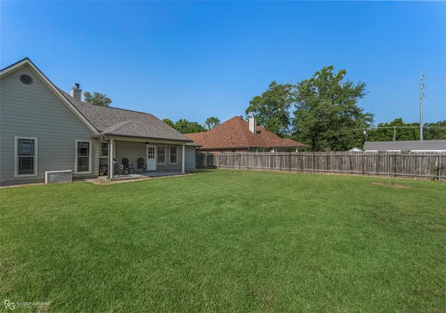 Photo 3 of Sale Pending at 103 Bent Tree Loop, Haughton, LA 71037 | MLS# 21321467 | Listing updated on 2026-07-30