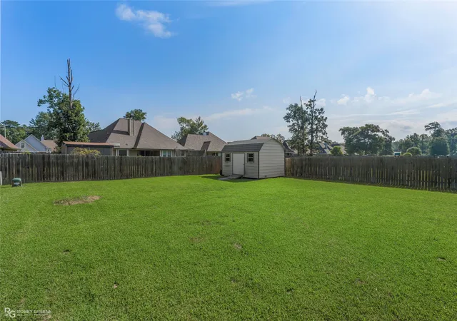 Photo 4 of Sale Pending at 103 Bent Tree Loop, Haughton, LA 71037 | MLS# 21321467 | Listing updated on 2026-07-30