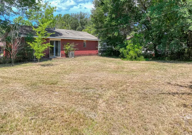 Photo 2 of Single family home for sale at 808 N Wright Ave, Kerens, TX 75144 | MLS# 21321482 | Listing updated on 2026-09-11