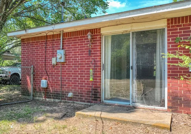 Photo 3 of Single family home for sale at 808 N Wright Ave, Kerens, TX 75144 | MLS# 21321482 | Listing updated on 2026-09-11
