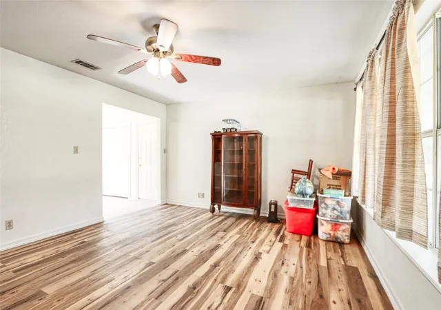 Photo 3 of Single family home for sale at 808 N Wright Ave, Kerens, TX 75144 | MLS# 21321482 | Listing updated on 2026-10-21
