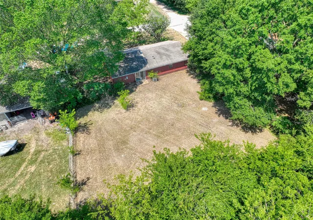 Photo 4 of Single family home for sale at 808 N Wright Ave, Kerens, TX 75144 | MLS# 21321482 | Listing updated on 2026-09-11