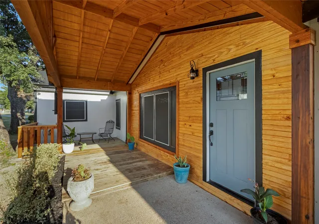 Photo 3 of Single family home for sale at 10595 Northlake Cir, Kemp, TX 75143 | MLS# 21321269 | Listing updated on 2026-09-10