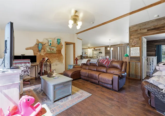 Photo 4 of Manufactured home for sale at 9132 Windmill Ct W, Cleburne, TX 76033 | MLS# 21321521 | Listing updated on 2026-09-11