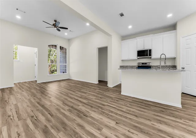 Photo 3 of Single family home for sale at 1300 S Chandler Ave, Denison, TX 75020 | MLS# 21318107 | Listing updated on 2026-10-01