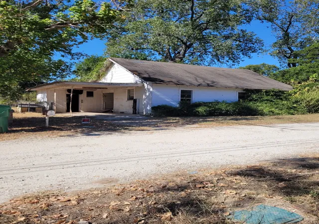 Photo 1 of Single family home for sale at 909 Ivan Rd, Waco, TX 76706 | MLS# 21321556 | Listing updated on 2026-09-09