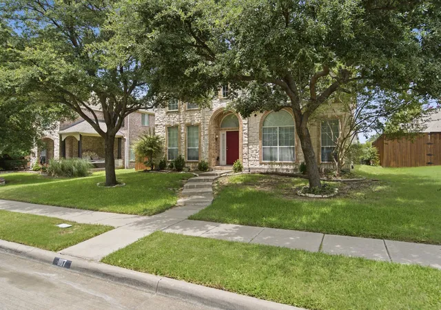 Photo 2 of Single family home for sale at 11117 Silver Horn Dr, Frisco, TX 75033 | MLS# 21320747 | Listing updated on 2026-09-08