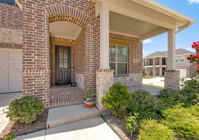 Photo 3 of Single family home for sale at 7104 Manhattan Dr, Rowlett, TX 75088 | MLS# 21319935 | Listing updated on 2026-07-31