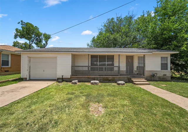 Photo 1 of Single family home for sale at 303 East Ave, Moody, TX 76557 | MLS# 21318770 | Listing updated on 2026-09-07