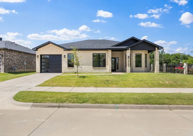 Photo 1 of Single family home for sale at 3700 Creek View Dr, Mc Kinney, TX 75071 | MLS# 21321642 | Listing updated on 2026-09-12