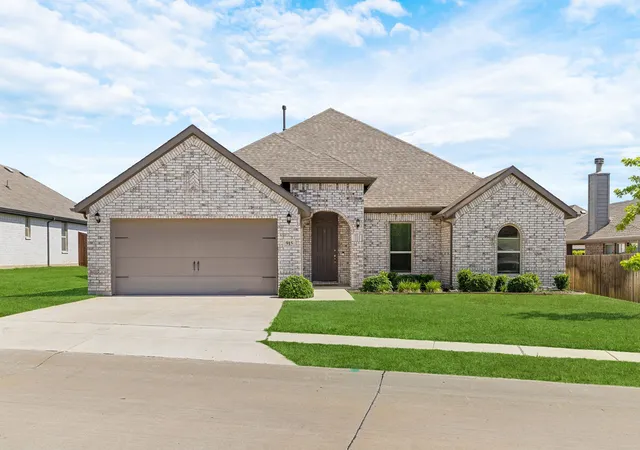 Photo 1 of Single family home for sale at 915 Timber Ridge Dr, Justin, TX 76247 | MLS# 21321640 | Listing updated on 2026-09-13