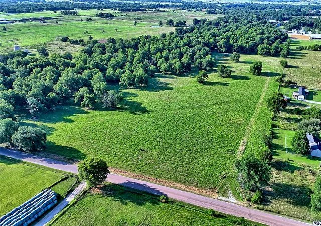 Photo 1 of Sale Pending at 1122 County Road 131, Gainesville, TX 76240 | MLS# 21321697 | Listing updated on 2026-09-10
