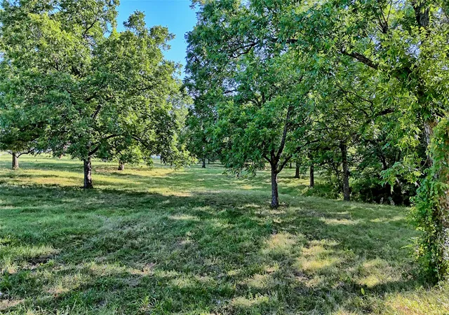 Photo 2 of Sale Pending at 1122 County Road 131, Gainesville, TX 76240 | MLS# 21321697 | Listing updated on 2026-09-10