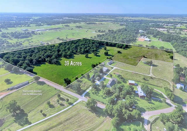 Photo 3 of Sale Pending at 1122 County Road 131, Gainesville, TX 76240 | MLS# 21321697 | Listing updated on 2026-09-10