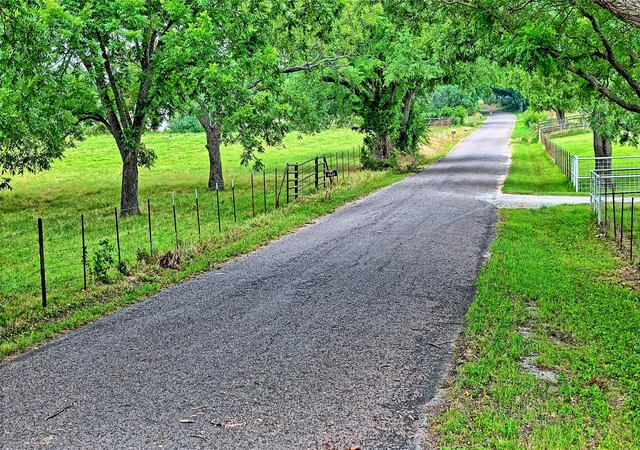 Photo 4 of Sale Pending at 1122 County Road 131, Gainesville, TX 76240 | MLS# 21321697 | Listing updated on 2026-09-10