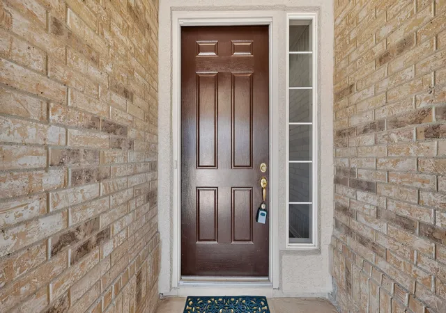 Photo 3 of Sale Pending at 9516 Grandview Dr, Denton, TX 76207 | MLS# 21319400 | Listing updated on 2026-09-09