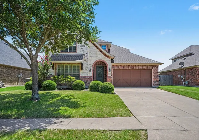Photo 2 of Sale Pending at 4310 Garden Path Ln, Mansfield, TX 76063 | MLS# 21321310 | Listing updated on 2026-10-05
