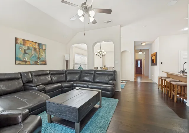 Photo 3 of Single family home for sale at 437 Castle St, De Soto, TX 75115 | MLS# 21321895 | Listing updated on 2026-09-12