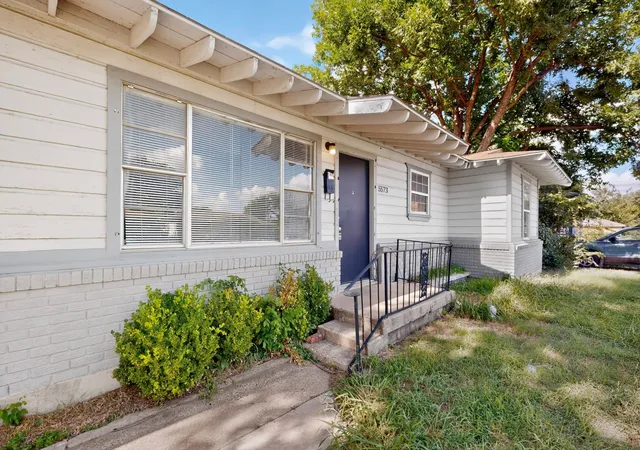 Photo 3 of Single family home for sale at 5573 Burton Ave, Fort Worth, TX 76119 | MLS# 21321948 | Listing updated on 2026-09-11