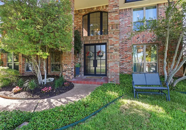 Photo 3 of Single family home for sale at 7621 Woodside Hl, Fort Worth, TX 76179 | MLS# 21314377 | Listing updated on 2026-09-11