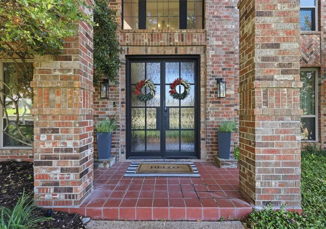 Photo 3 of Single family home for sale at 7621 Woodside Hl, Fort Worth, TX 76179 | MLS# 21314377 | Listing updated on 2026-09-11